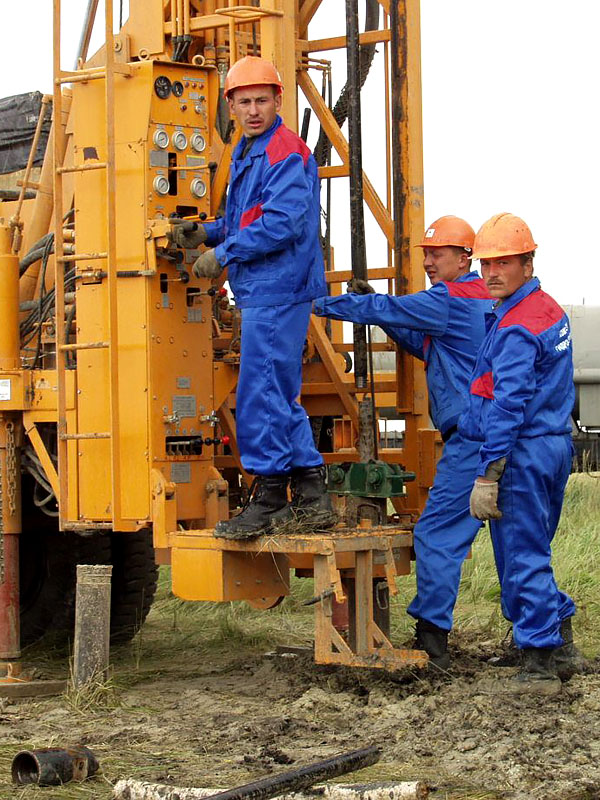 Бурение и оборудование гидрогеологических скважин